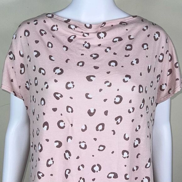 Heimish USA Pink Leopard Spot Crewneck Twist Hem Top - Picture 3 of 10
